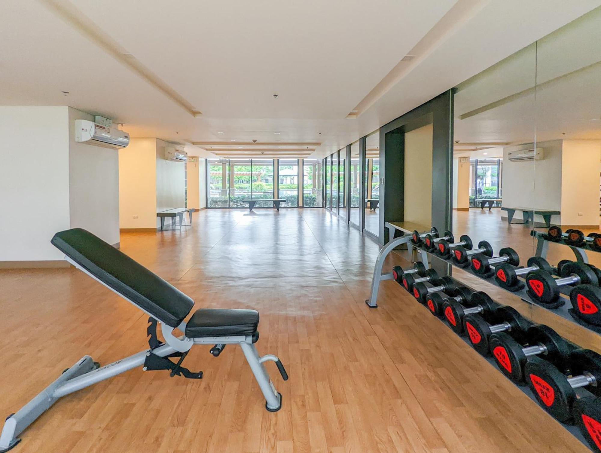 Studio Condo Naia Airport Terminal 3 Newport City Casino Manila Esterno foto