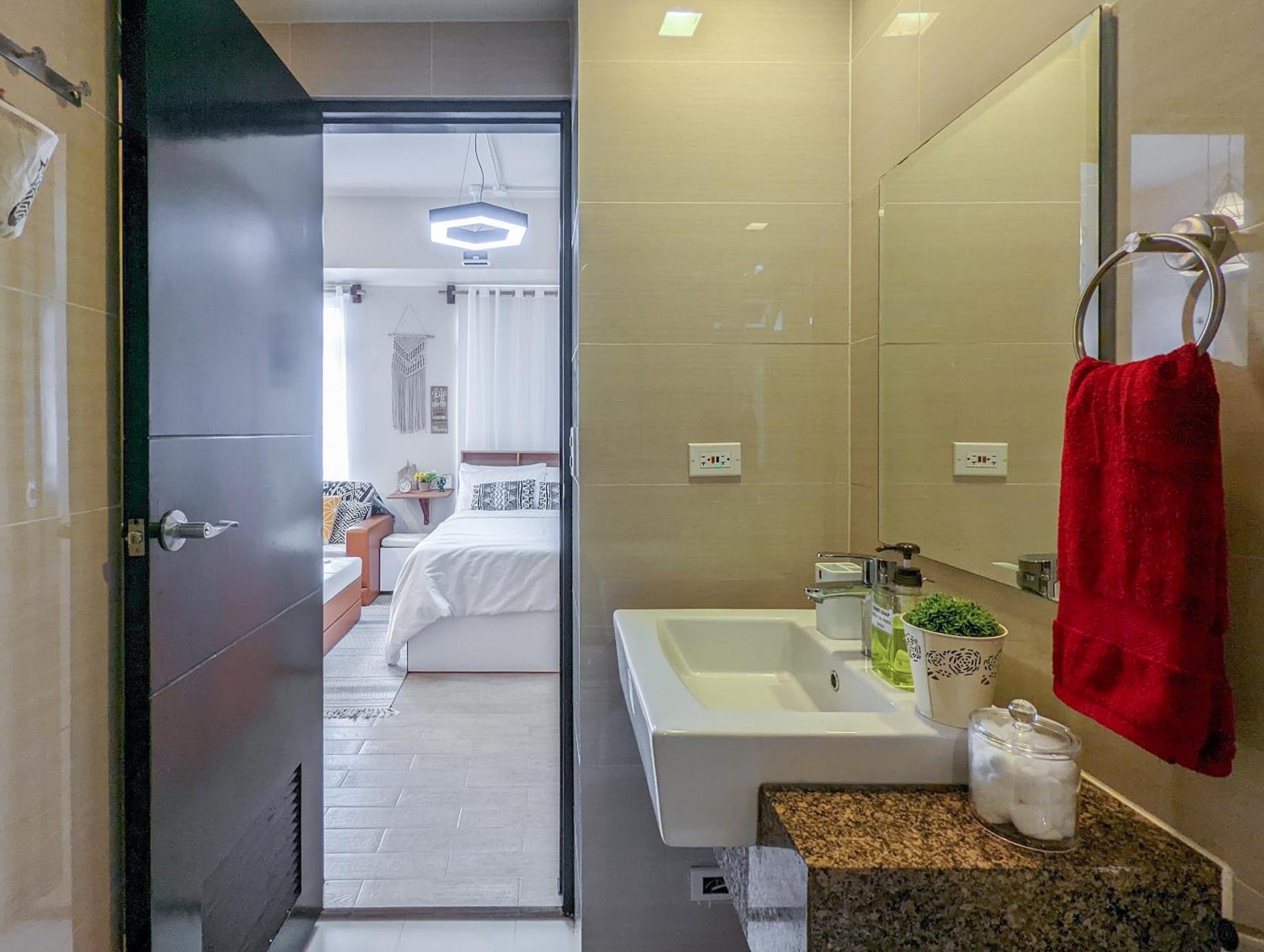 Studio Condo Naia Airport Terminal 3 Newport City Casino Manila Esterno foto